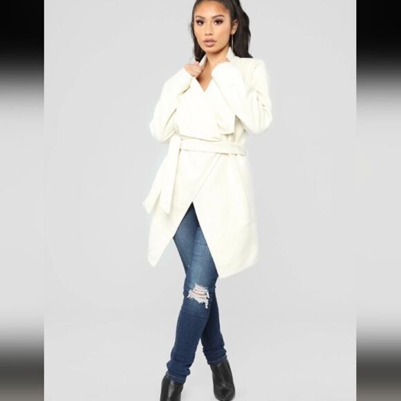 FASHION NOVA Women's Manhattan Ivory wrap faux wool coat sz S - Picture 13 of 14